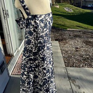 ML Monique Lhuillier Navy & White Back Bow Gown Size 16 US $695